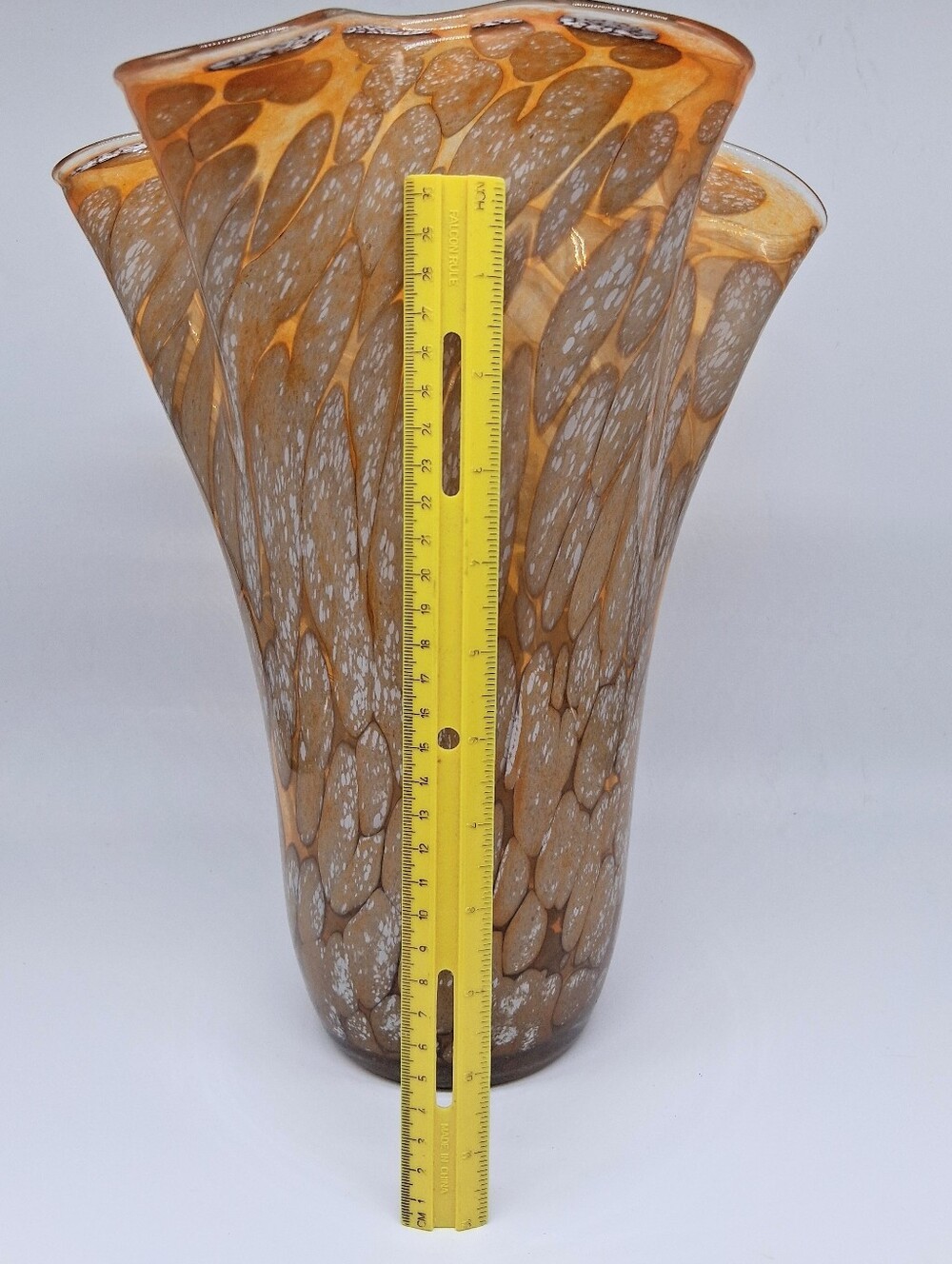 New Home Goods Assymetrical Artistic Decorative 13.5 in. H Glass Vase - Picture 7 of 9